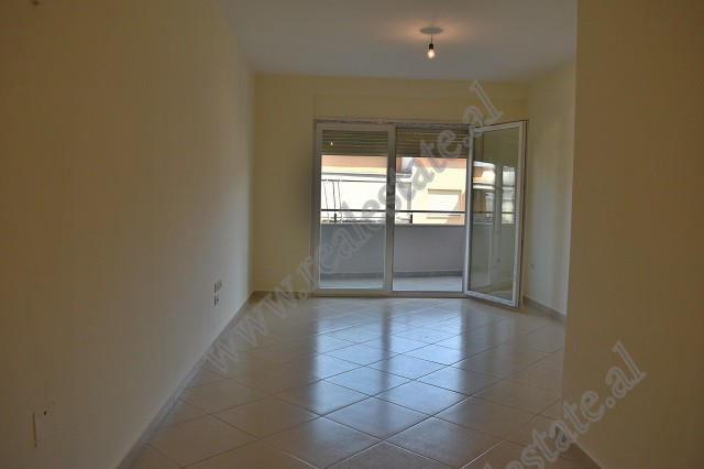 Office space for rent near Kristal Center in Tirana, Albania (TRR-1118-40L)